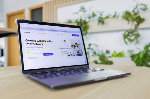 Quels sont les avantages de l'utilisation du marketing par e-mail pour une entreprise de fournitures de bureau B2B?